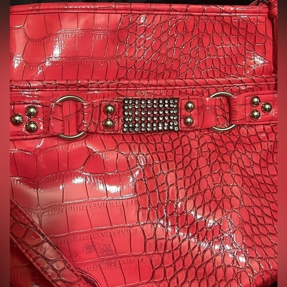 Women’s Pink Crocodile Print Shoulder Purse - Picture 2 of 6
